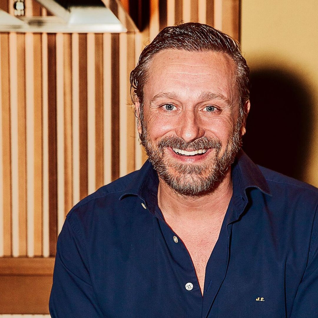 Hablamos con Juan Peña de música, amistad y el ‘secreto’ de su matrimonio con Sonia González