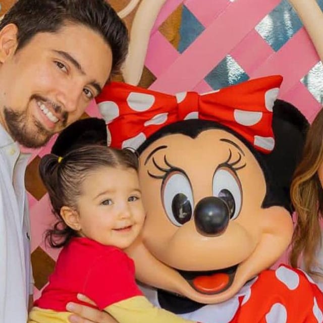 alex fern ndez su esposa alexia y su hija m a