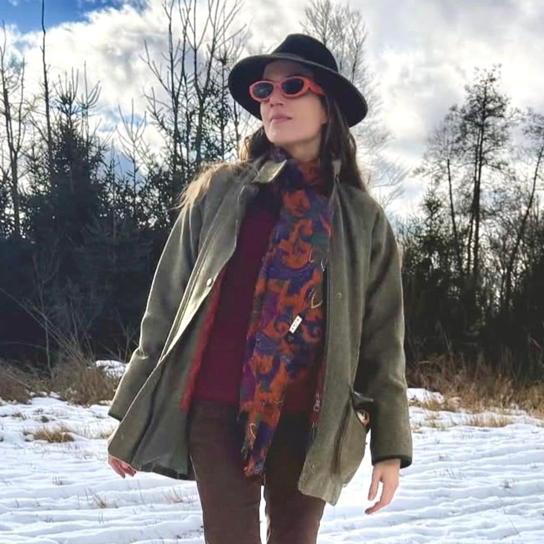 Un look muy ‘Sissi emperatriz’: Cleo Oettingen pasea por la nieve en su palacio de Baviera