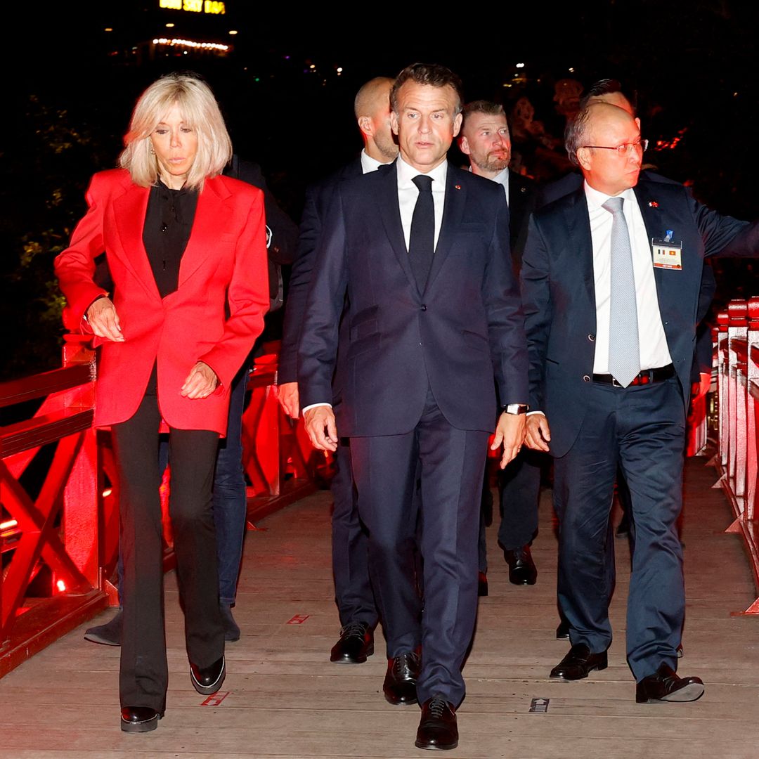 Revuelo mundial por la 'riña' de Brigitte a su marido Emmanuel Macron
