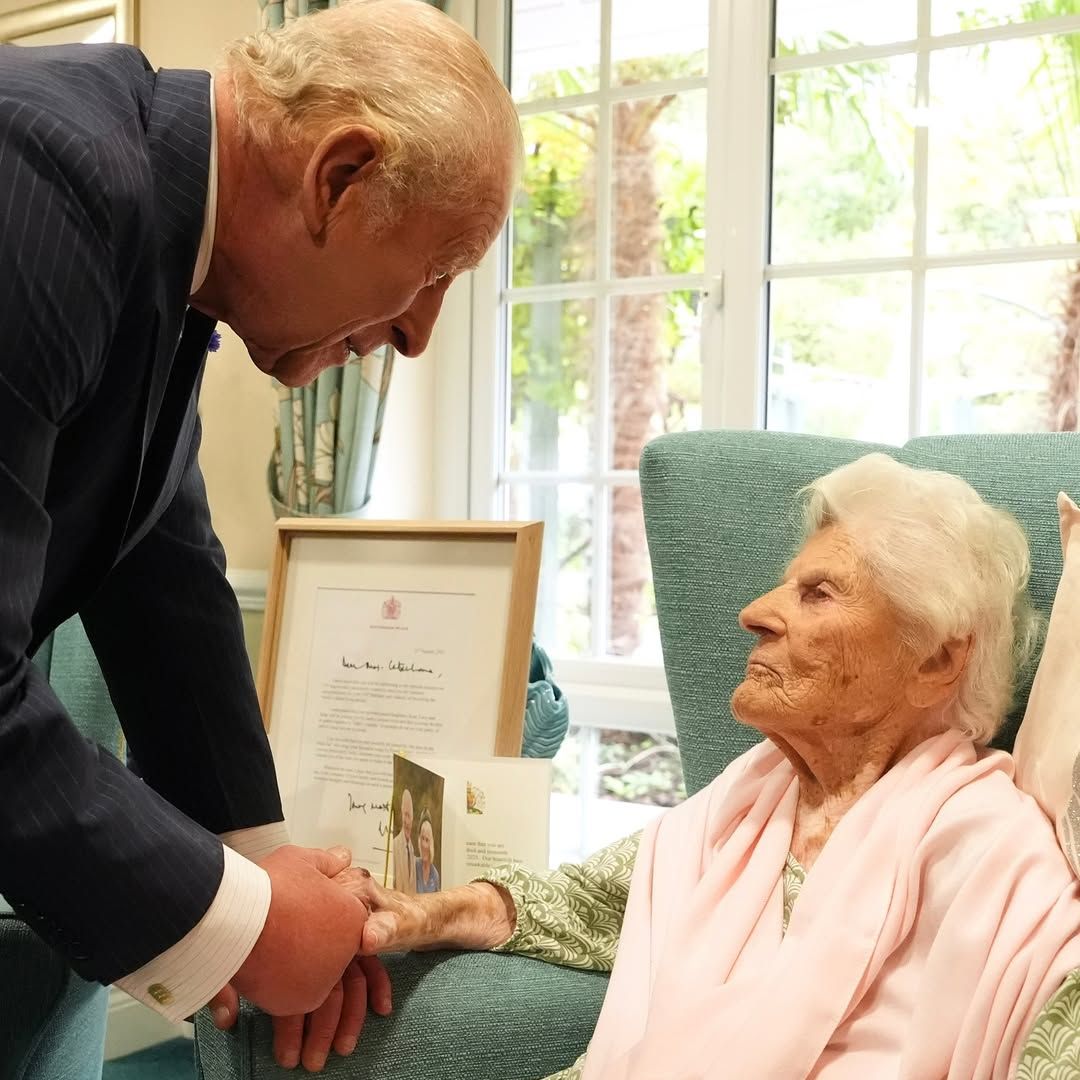 El encuentro del rey Carlos III con la mujer más longeva del mundo: “Era tan guapo que todas las chicas estaban enamoradas de él”