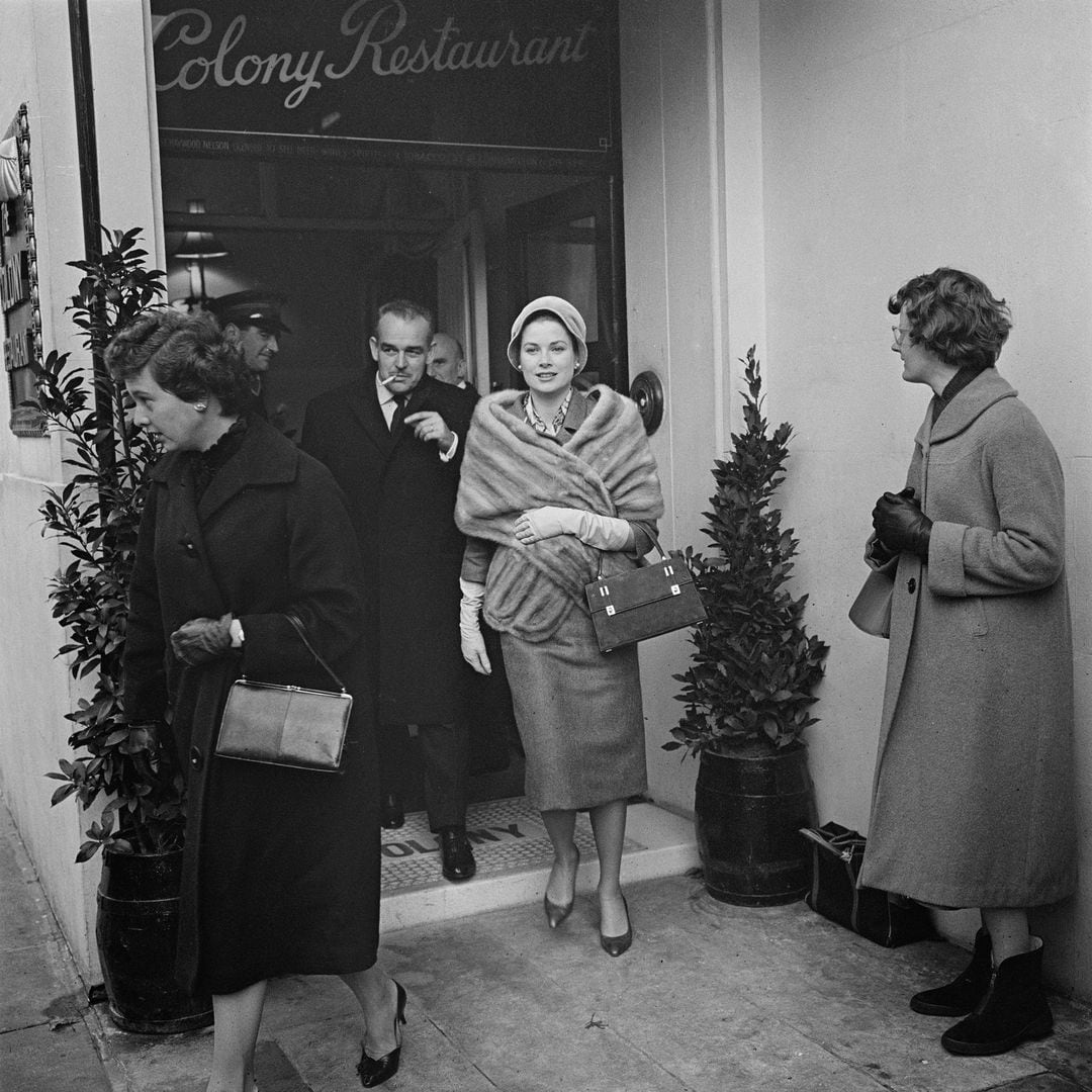 Grace Kelly con una estola