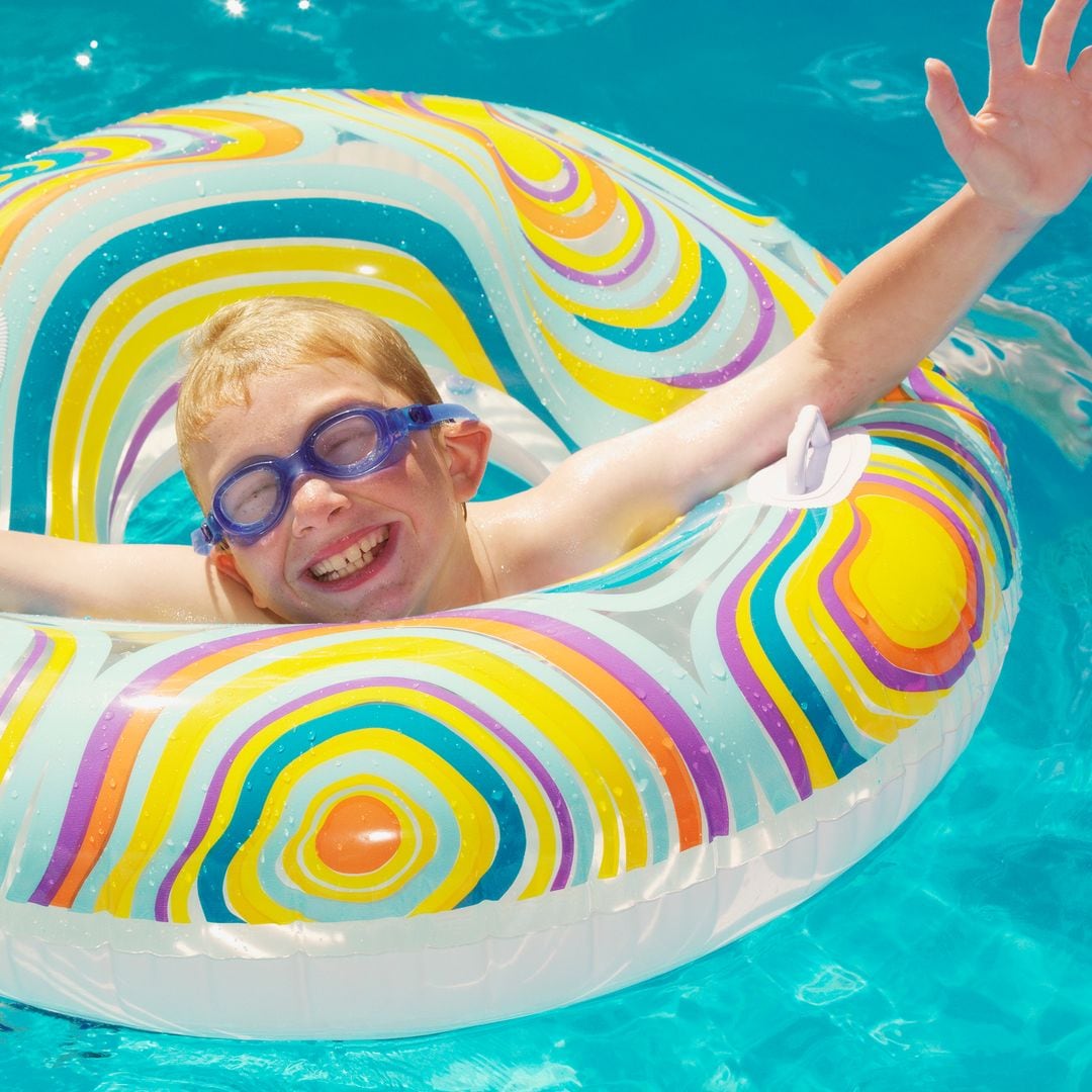 Piscinas de bebés, colchonetas y juguetes acuáticos, todo lo que necesitas para que los niños disfruten este verano
