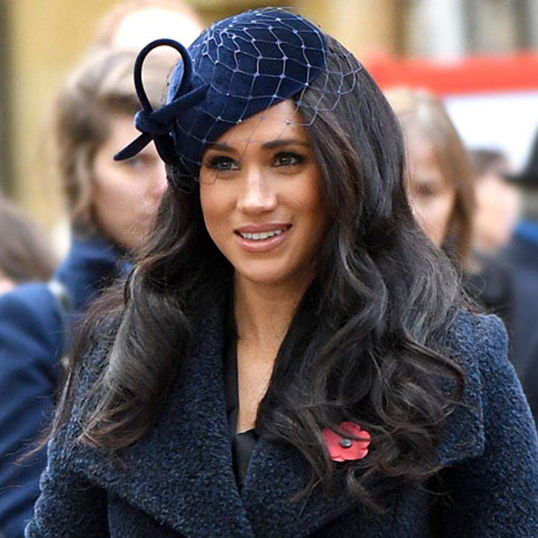 Abrigo peluche y tocado de red, el acierto invernal de Meghan Markle