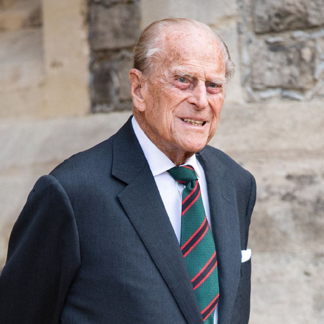 Felipe de Edimburgo, de 99 años, permanecerá en el hospital unos días más