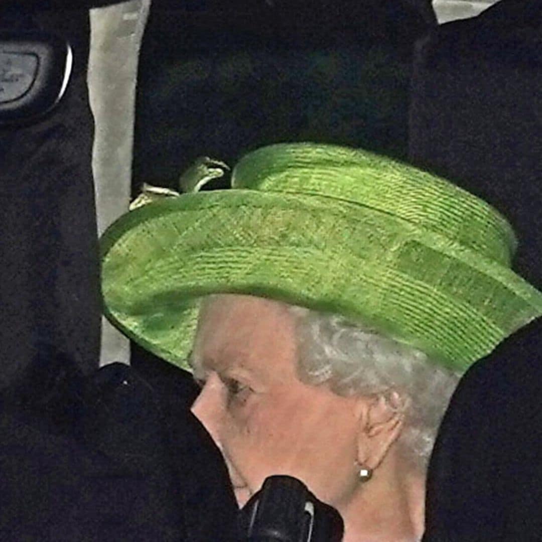 Isabel II pone fin a los rumores sobre su salud y asiste al doble bautizo de sus bisnietos