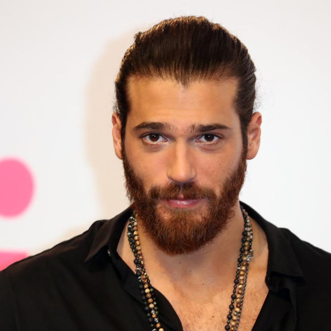 Las primeras imágenes de Can Yaman vestido con uniforme se hacen virales