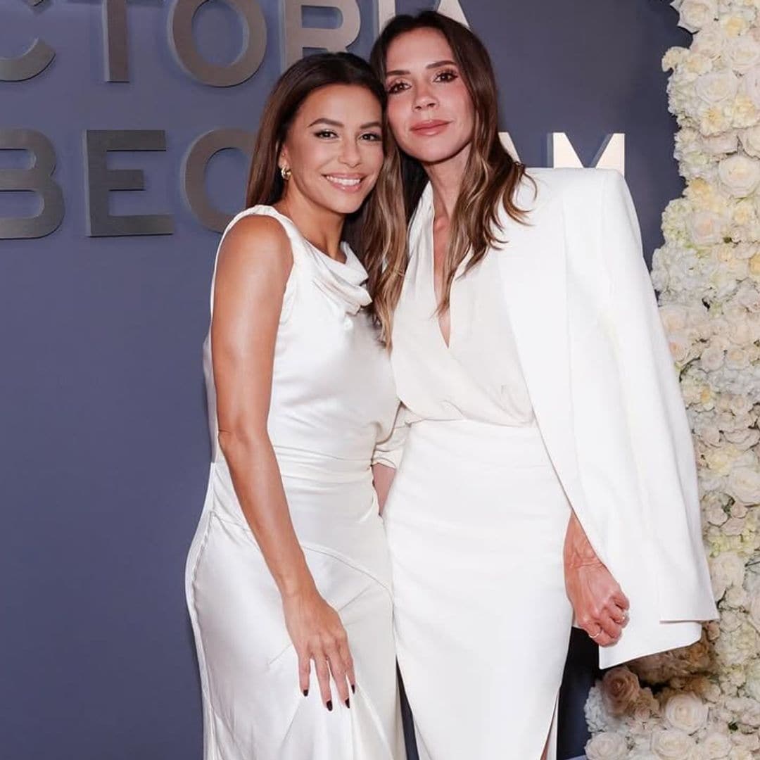 Eva Longoria celebra a su amiga Victoria Beckham luciendo uno de sus diseños