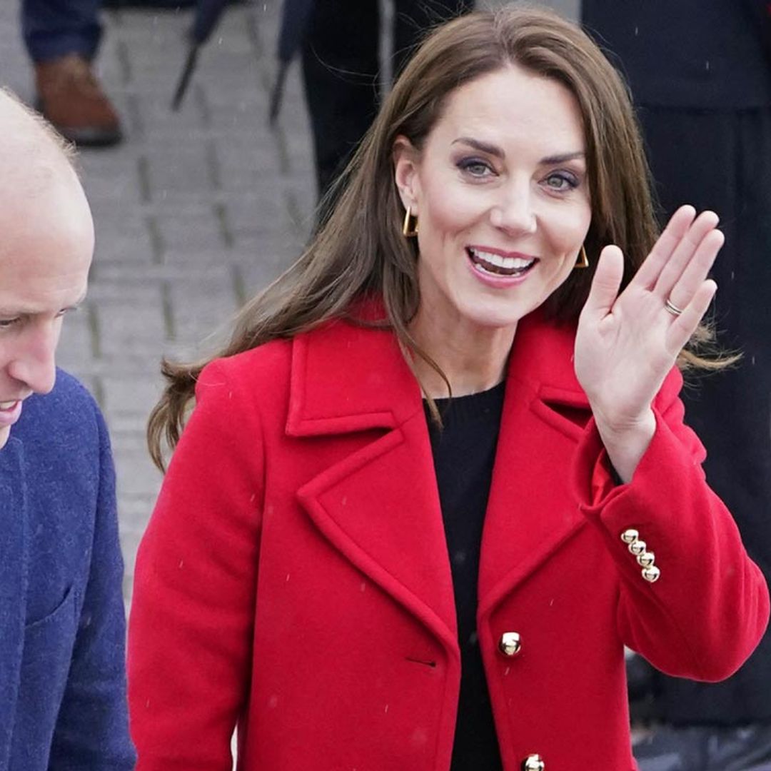 El emotivo mensaje que esconde el nuevo abrigo rojo de Kate