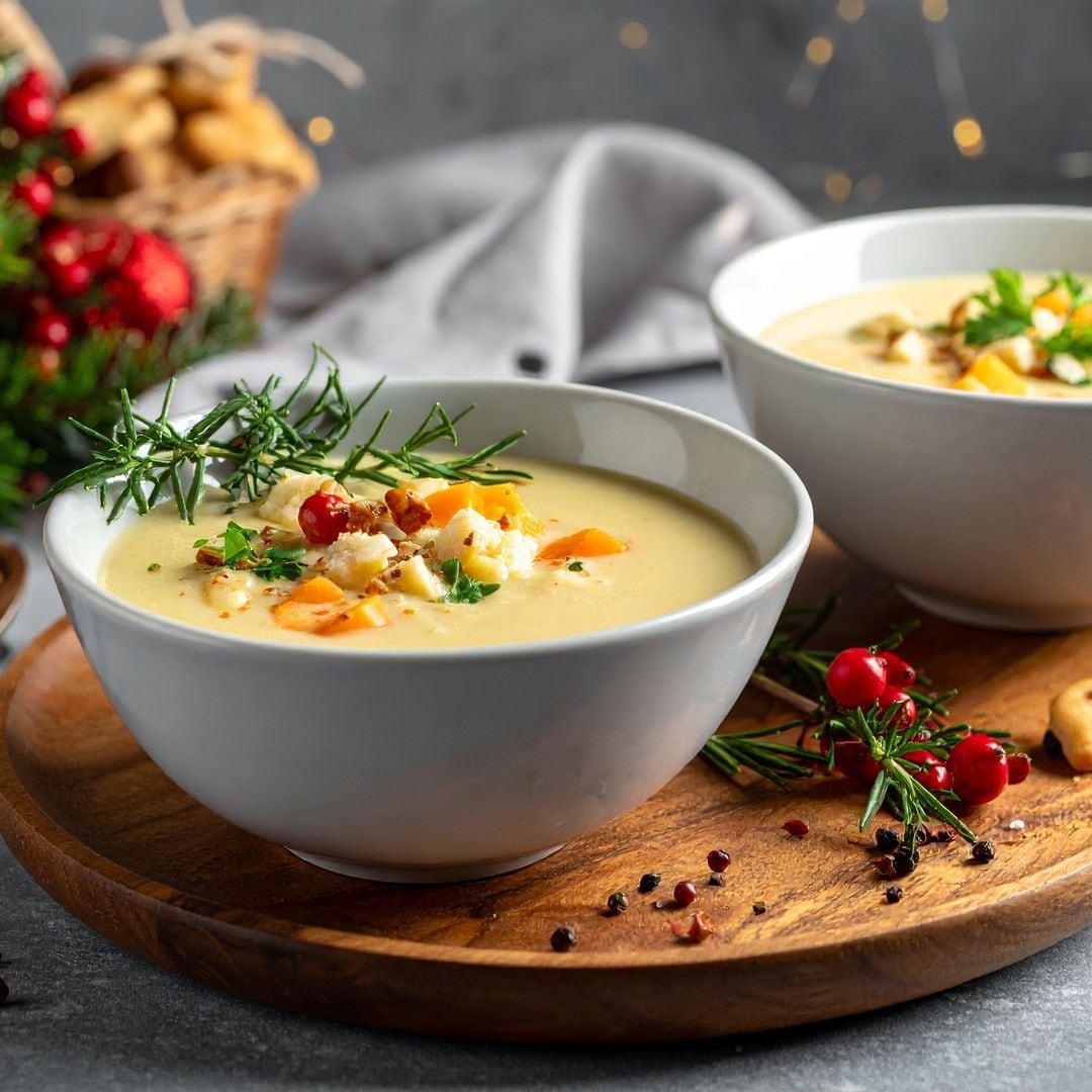 Reconfortantes, calentitas y perfectas para Navidad: 10 sopas y cremas que son el entrante perfecto para estas fiestas