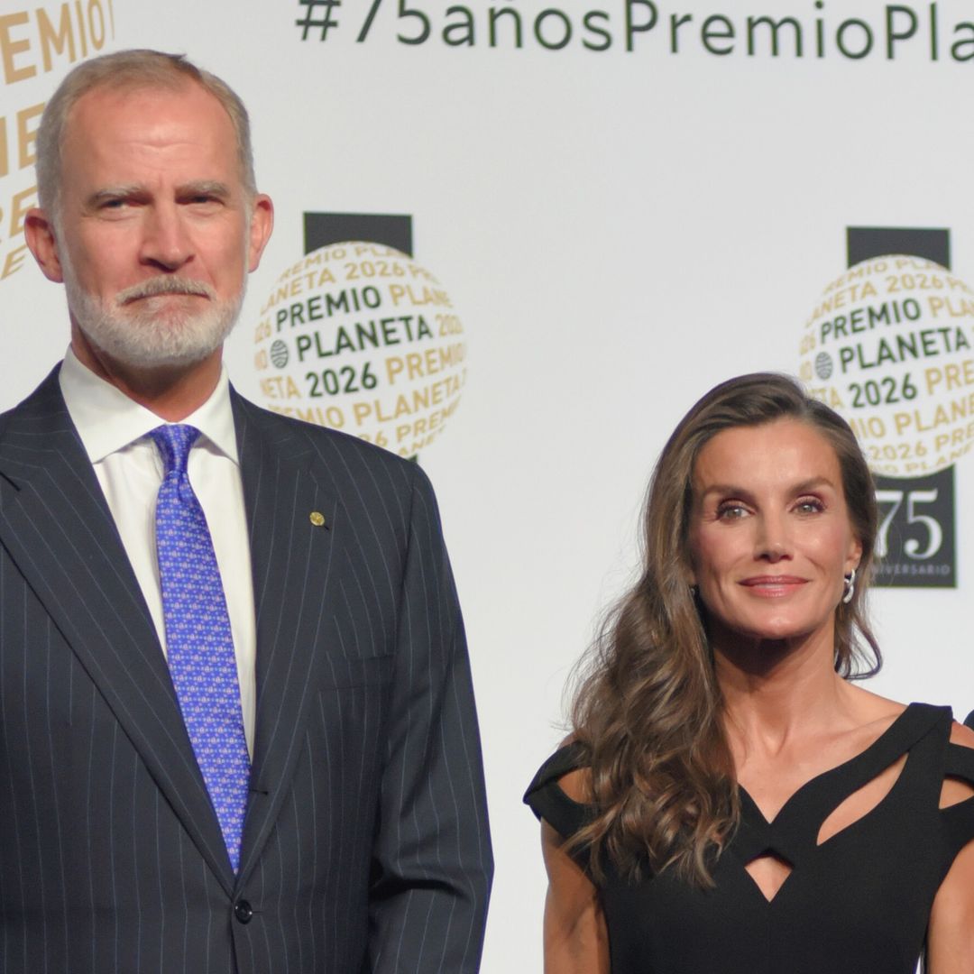 Felipe VI vuelve a tomar la palabra en los Premios Planeta con un guiño a la reina Letizia, que rescata una pulsera de diamantes de hace 22 años