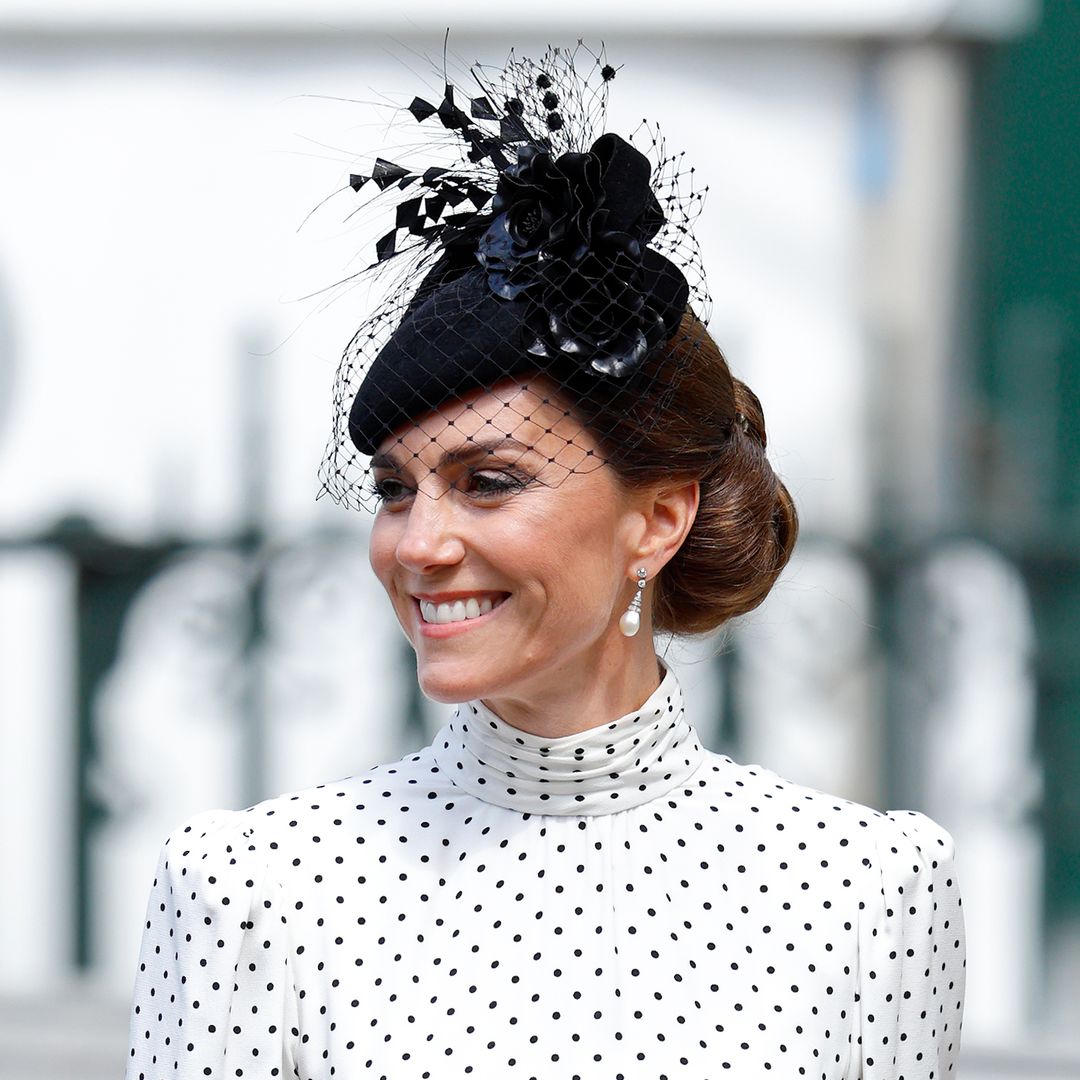 Kate Middleton, en su semana más coquette: 3 peinados con lazos y tocados para su melena de princesa