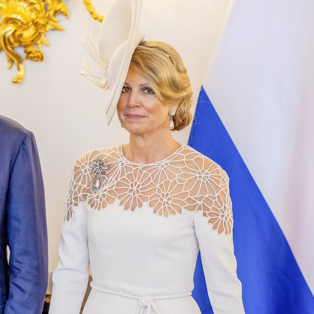 Máxima de Holanda y su guiño a la tendencia 'bridal' que conquista 2025