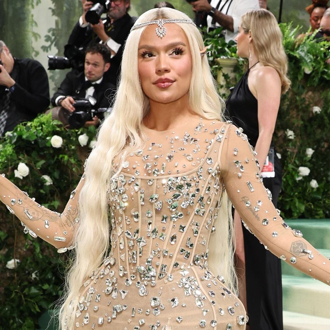 Karol G hace su debut en la MET Gala 2024 y deslumbra con un look de hada