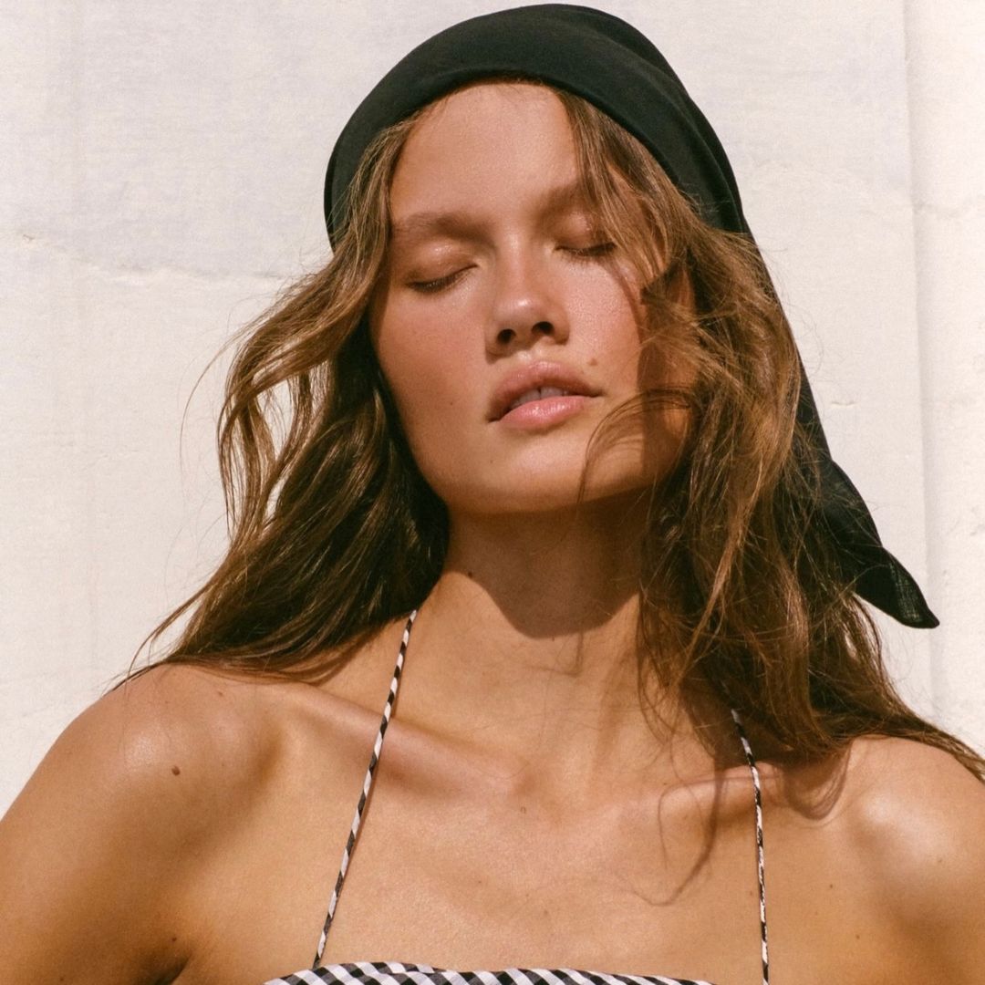 5 cuidados preventivos que debes hacer en primavera para llegar con pelazo al verano, según los peluqueros