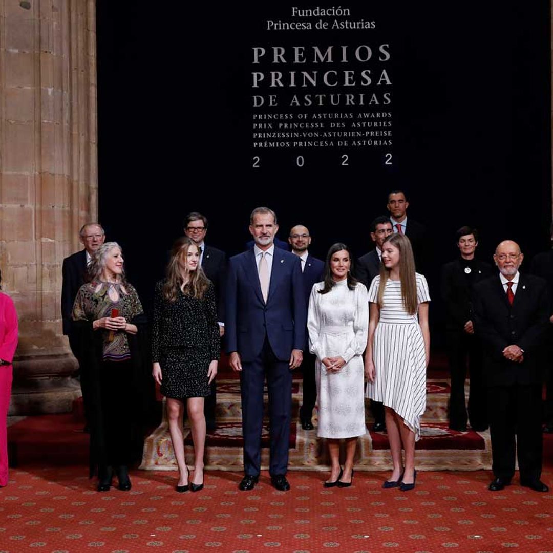 El encuentro de los Reyes y sus hijas con los ganadores de los Premios Princesa de Asturias 2022