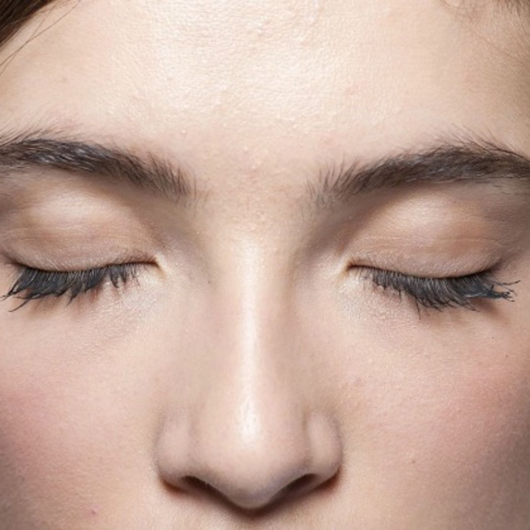 10 'looks' de novia que ceden el protagonismo a los ojos