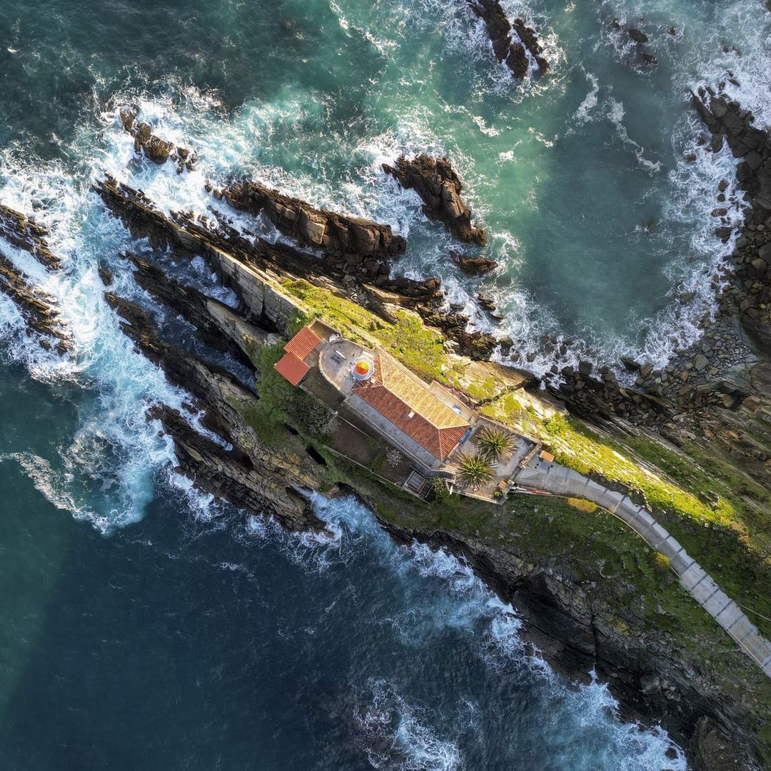 Escapadas de verano 2026: 5 paraísos fresquitos en el norte de España donde dormirás con manta (y sin aire acondicionado)