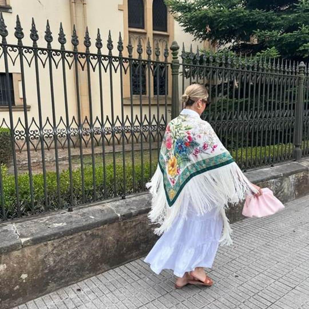 Inés de Cominges y su look de invitada con mantón de manila