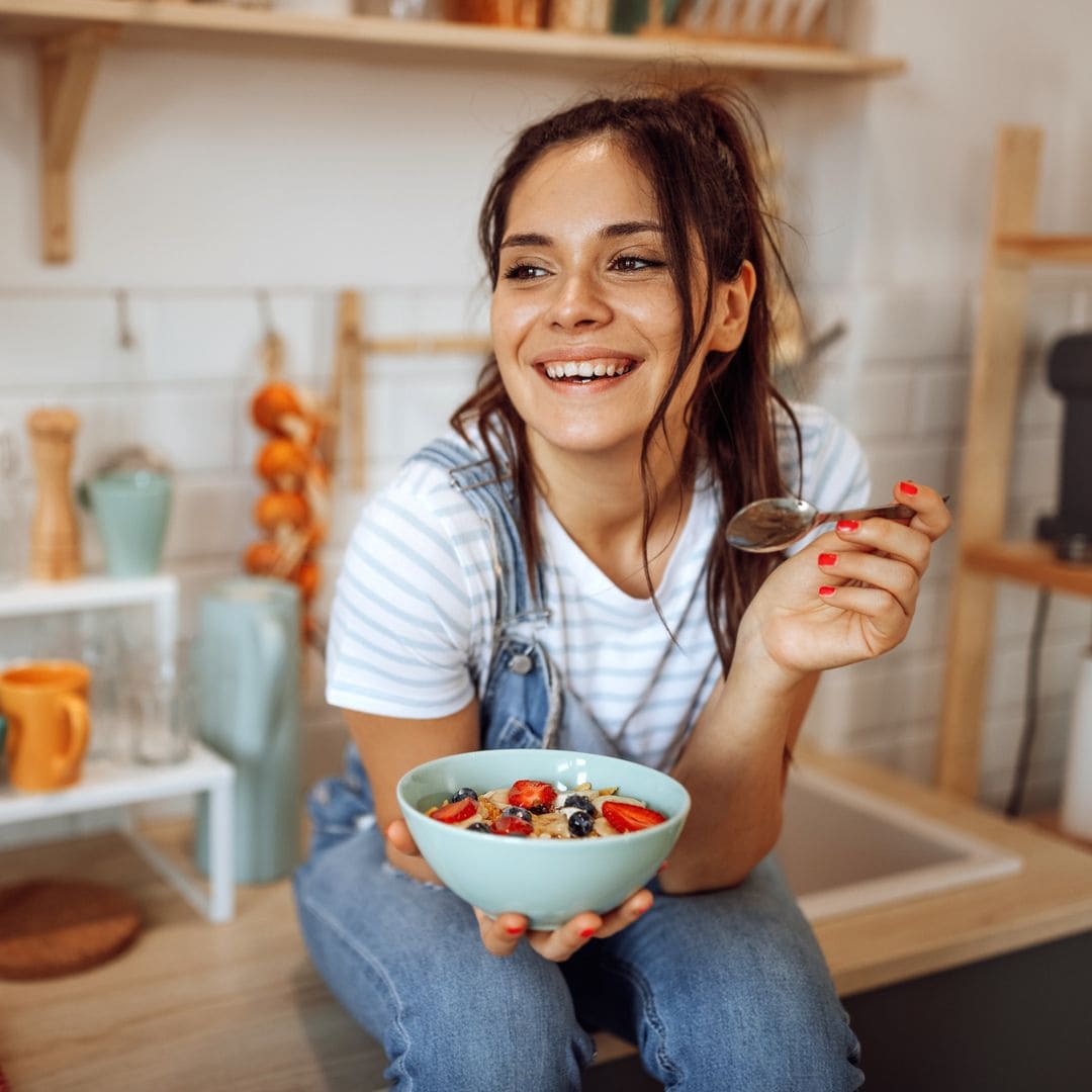 El truco de Angela Quintas, experta en nutrición, para comer fruta en el desayuno sin que te suba la glucosa: "Añade más jamón"