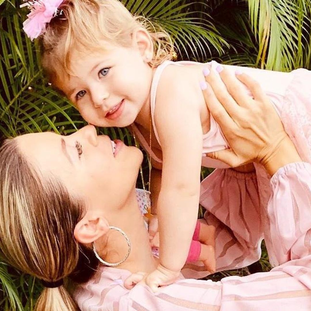 'Aprendiendo con papá', Luna, la hija de Ximena Duque, en sus lecciones más tiernas