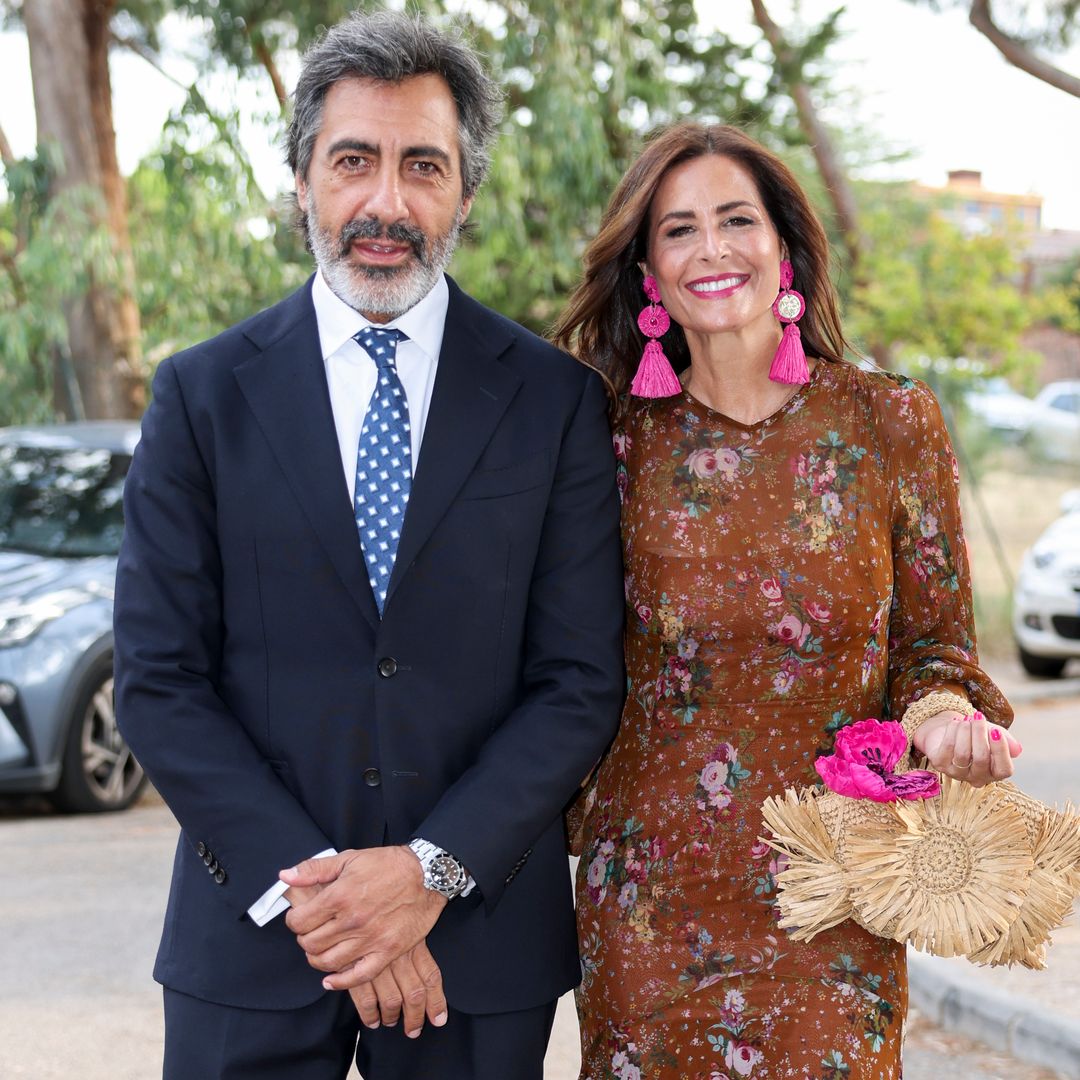 Nuria Roca, Juan del Val y su apasionado beso que demuestra que están tan enamorados como el primer día a punto de celebrar 26 años de casados