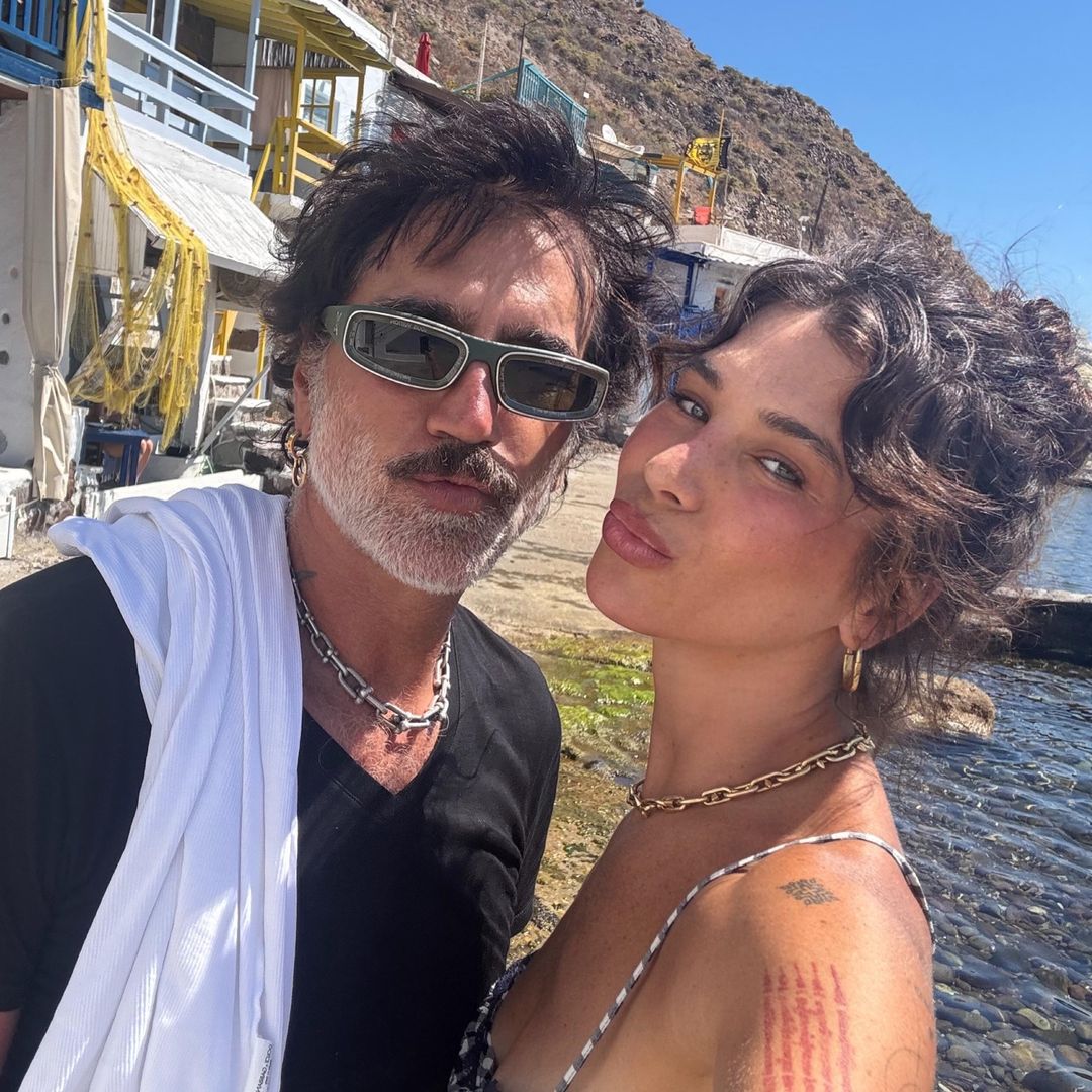 Alejandro Fernández abre su corazón y le dedica un mensaje lleno de ternura a Karla Laveaga en su día especial
