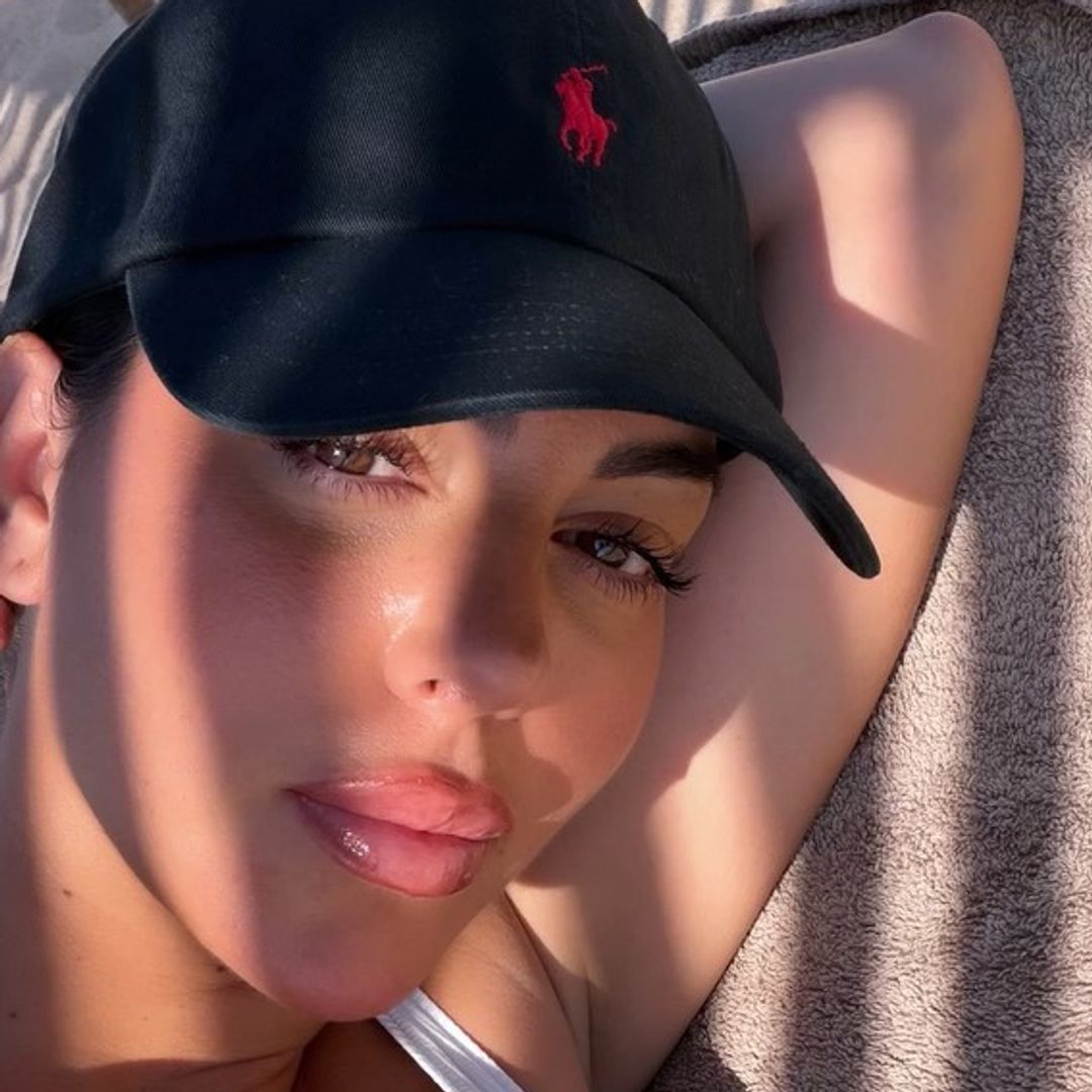 Georgina Rodríguez cambia el yate por un día de playa entre tuppers de sandía, tortitas y termos