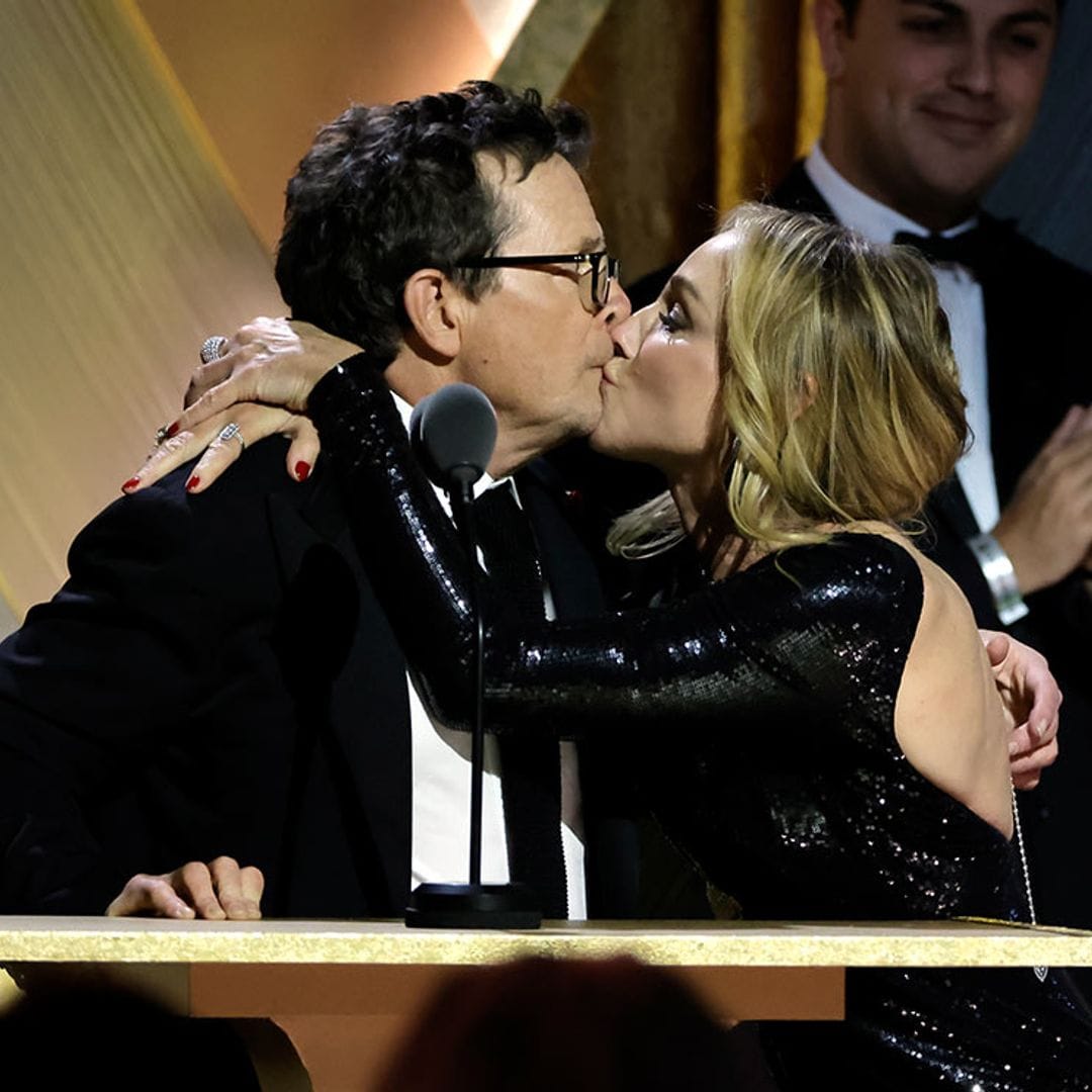 Michael J. Fox, arropado por su familia, emociona y divierte al recibir el Oscar honorífico