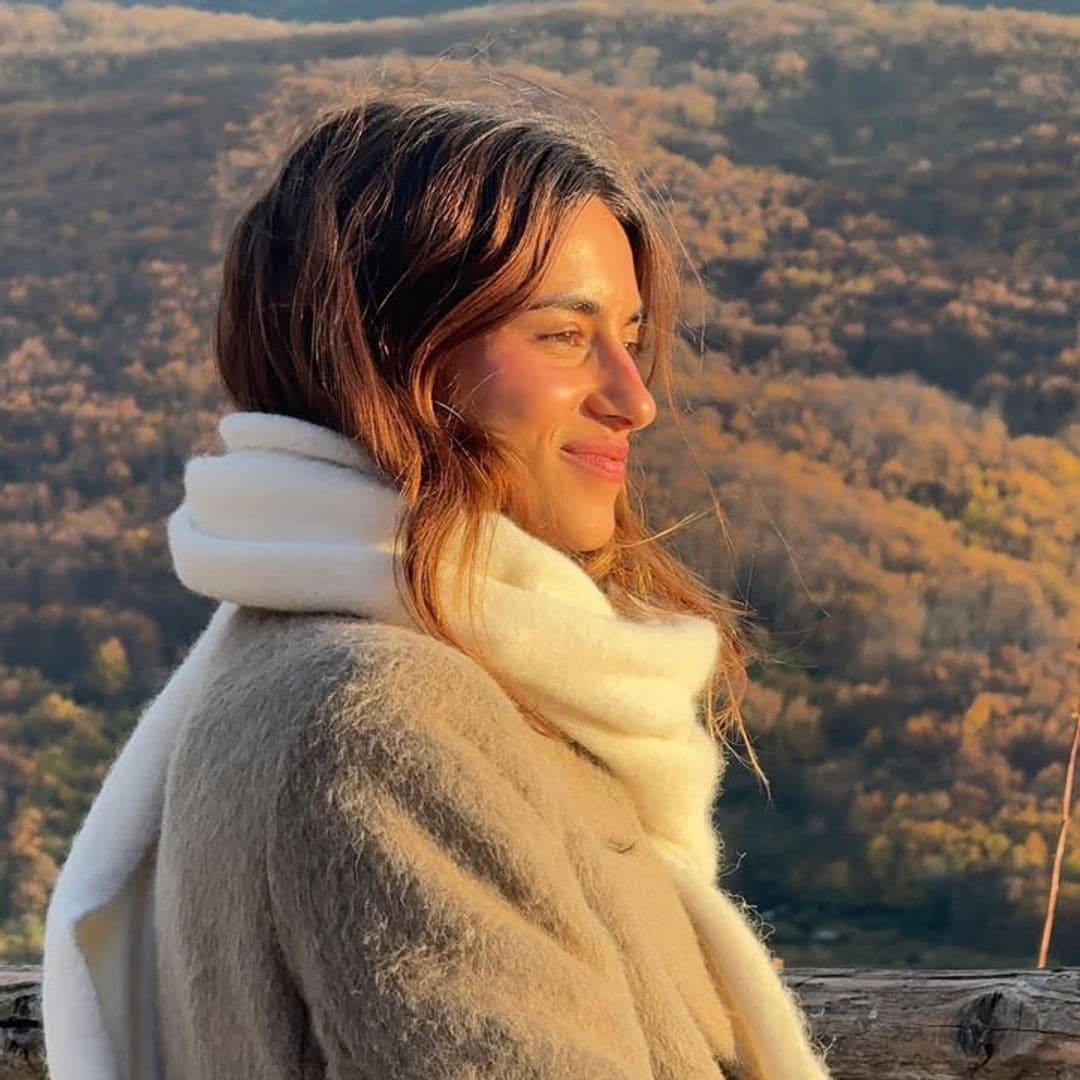 Así es la casa sostenible en el valle del Jerte donde la actriz Begoña Vargas se ha refugiado con amigas