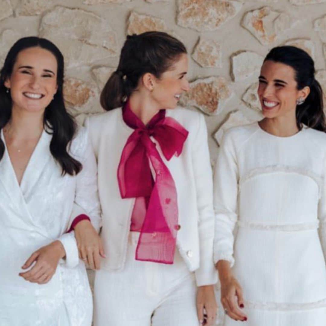 Todos los detalles del bautizo triple que han celebrado las hermanas Laura, Ana y Alejandra Corsini