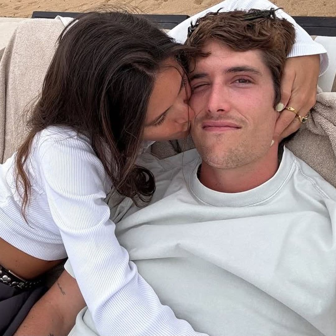 Bea Gimeno presume de embarazo y amor en bikini bajo el sol de Grecia con Nacho Aragón