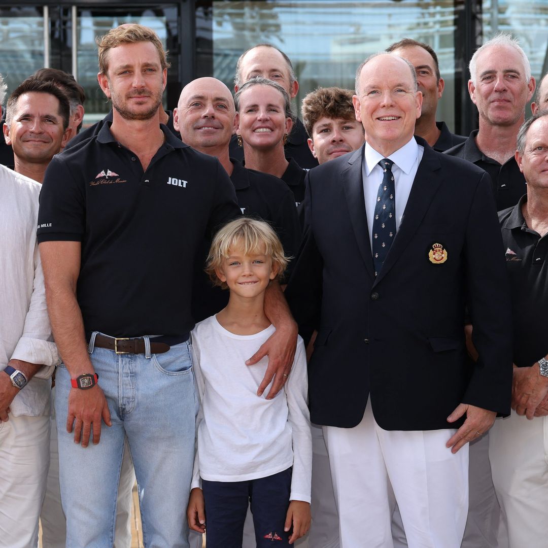 La foto más tierna de Pierre Casiraghi y su hijo de 8 años unidos por la afición del legado familiar