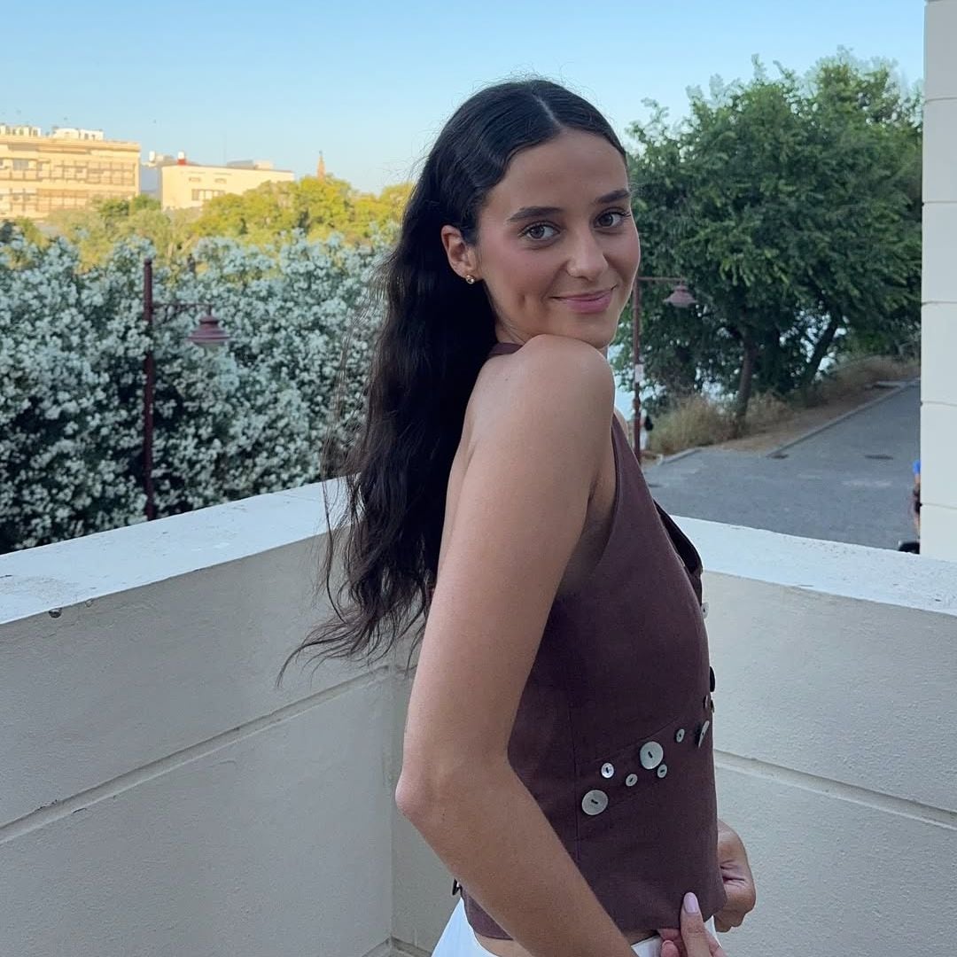Victoria Federica, espectacular en bikini con el color que potencia el bronceado y un bonito guiño a su mejor amiga
