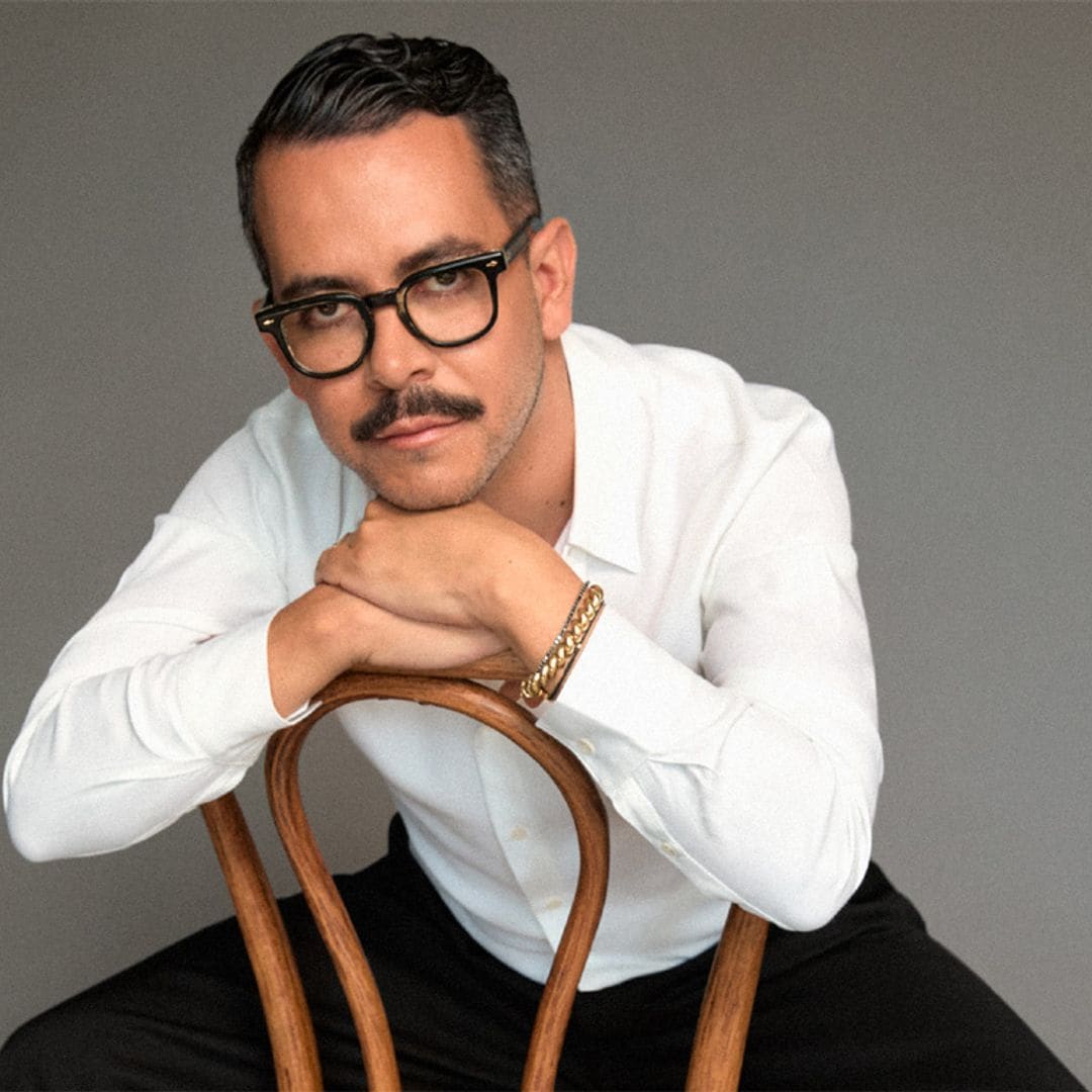 Manolo Caro, el gran creador de series, nos explica por qué eligió a ¡HOLA! para la trama de 'Sagrada Familia'
