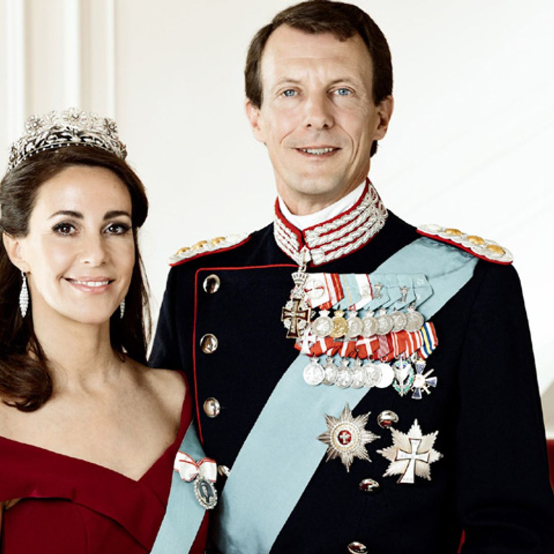Con un vestido reciclado y una romántica joya: las nuevas fotos oficiales de Joaquín y Marie de Dinamarca