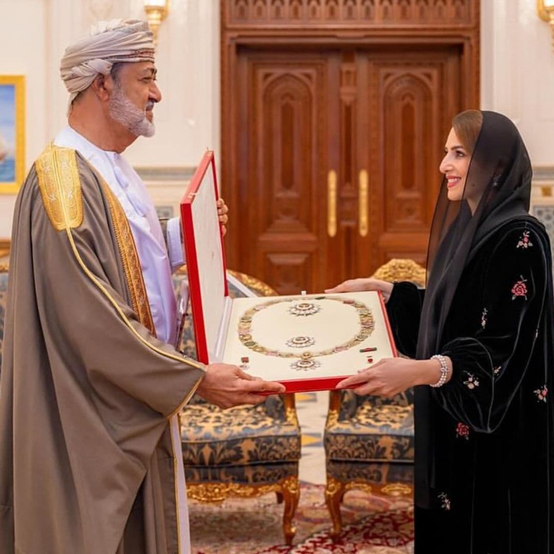 La mujer del Sultán de Omán hace historia: el reconocimiento sin precedentes que cambia una tradición centenaria