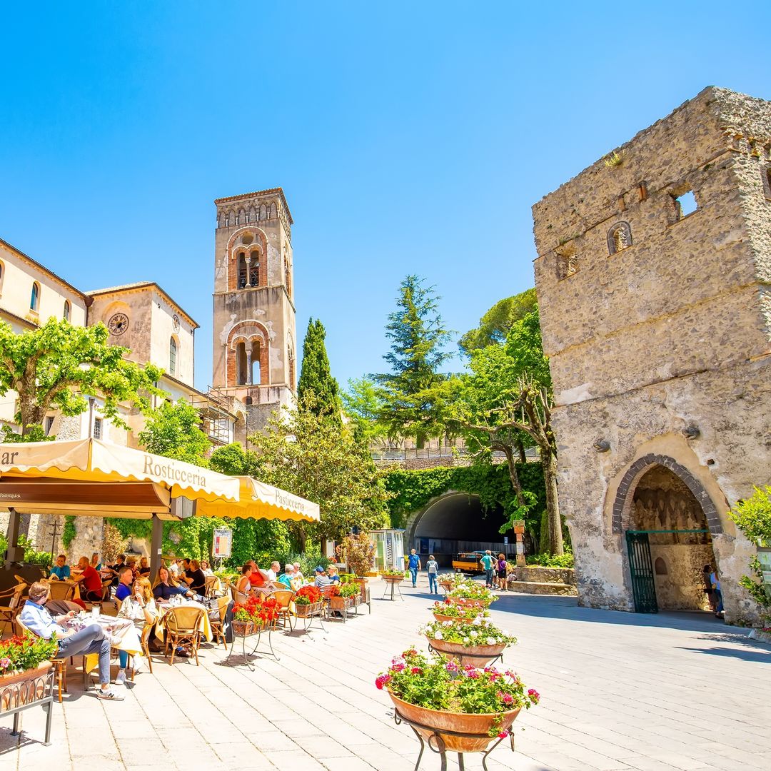 Casco antiguo y plaza central de Ravello, Costa Amalfitana, Italia