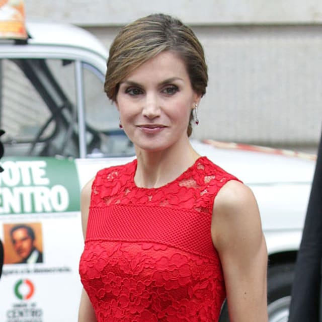 reina_letizia_rojo_look1t
