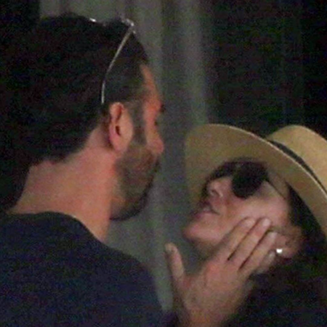 Eva Longoria y Pepe Bastón, gestos, caricias y sonrisas que lo dicen todo ante su próxima paternidad