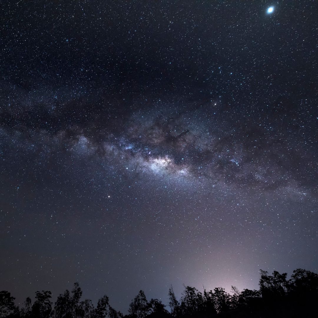 De la Luna roja a estrellas fugaces: así lucirá el cielo en marzo 2026
