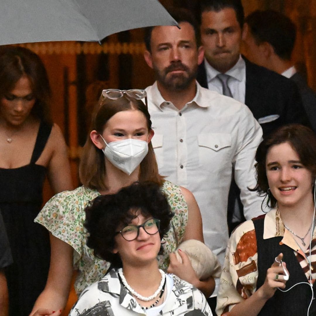 Jennifer López y Ben Affleck causan sensación en París: las esperadas imágenes de su luna de miel