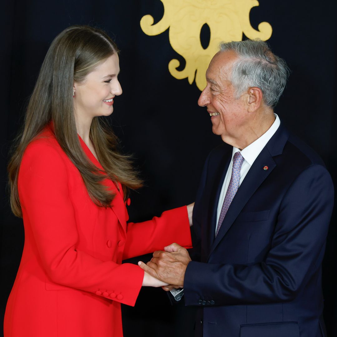 Felipe VI distingue con el Toisón de Oro a Marcelo Rebelo de Sousa, expresidente de Portugal, una figura clave en la vida internacional de Leonor y Sofía