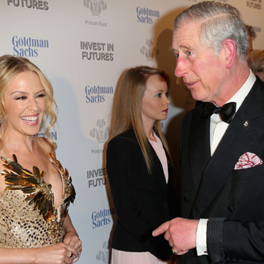 Kylie Minogue 'cautiva' al príncipe Carlos