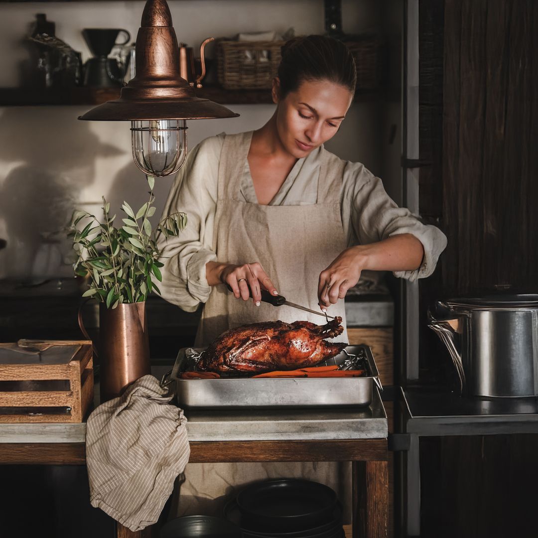 El error que (casi) todos cometemos al comer en Navidad y favorece la inflamación como el que más, según la bioquímica María Hernández-Alcalá