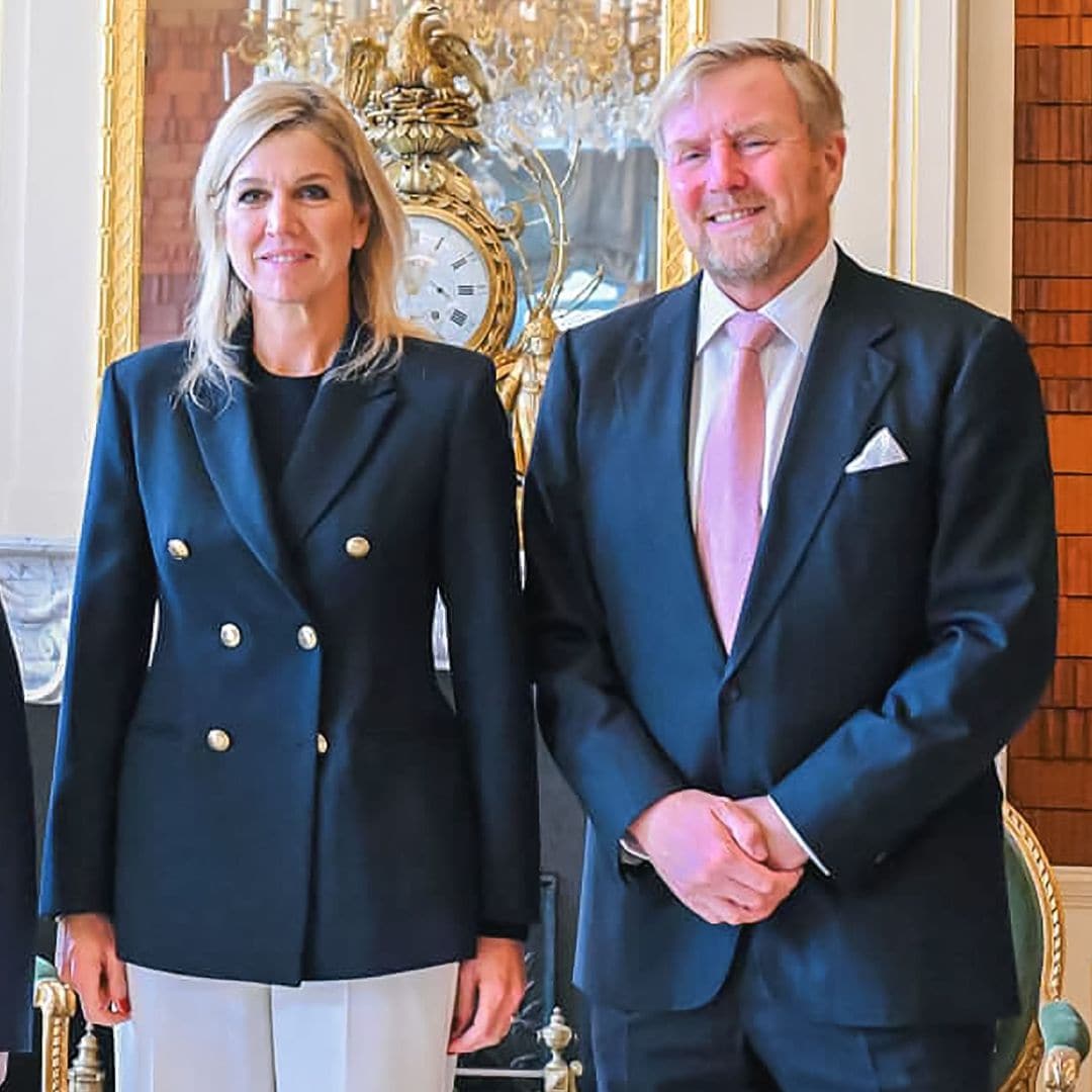 Máxima de Holanda lo llevó primero: chaqueta azul y pantalón blanco como la princesa Leonor en Navarra