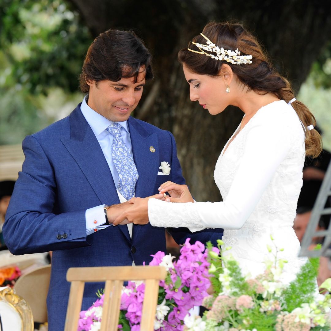 Lourdes Montes celebra su 13 aniversario de boda con Fran Rivera con un mensaje y estas 4 fotos que lo dicen todo