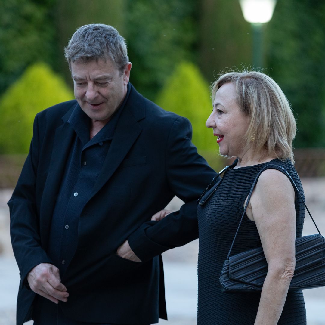 La actriz Carmen Machi con su novio Vicente a su llegada a la recepción oficial y cena institucional celebrada en el Cigarral del Ángel, 26 de mayo de 2026, Toledo, Castilla-La Mancha