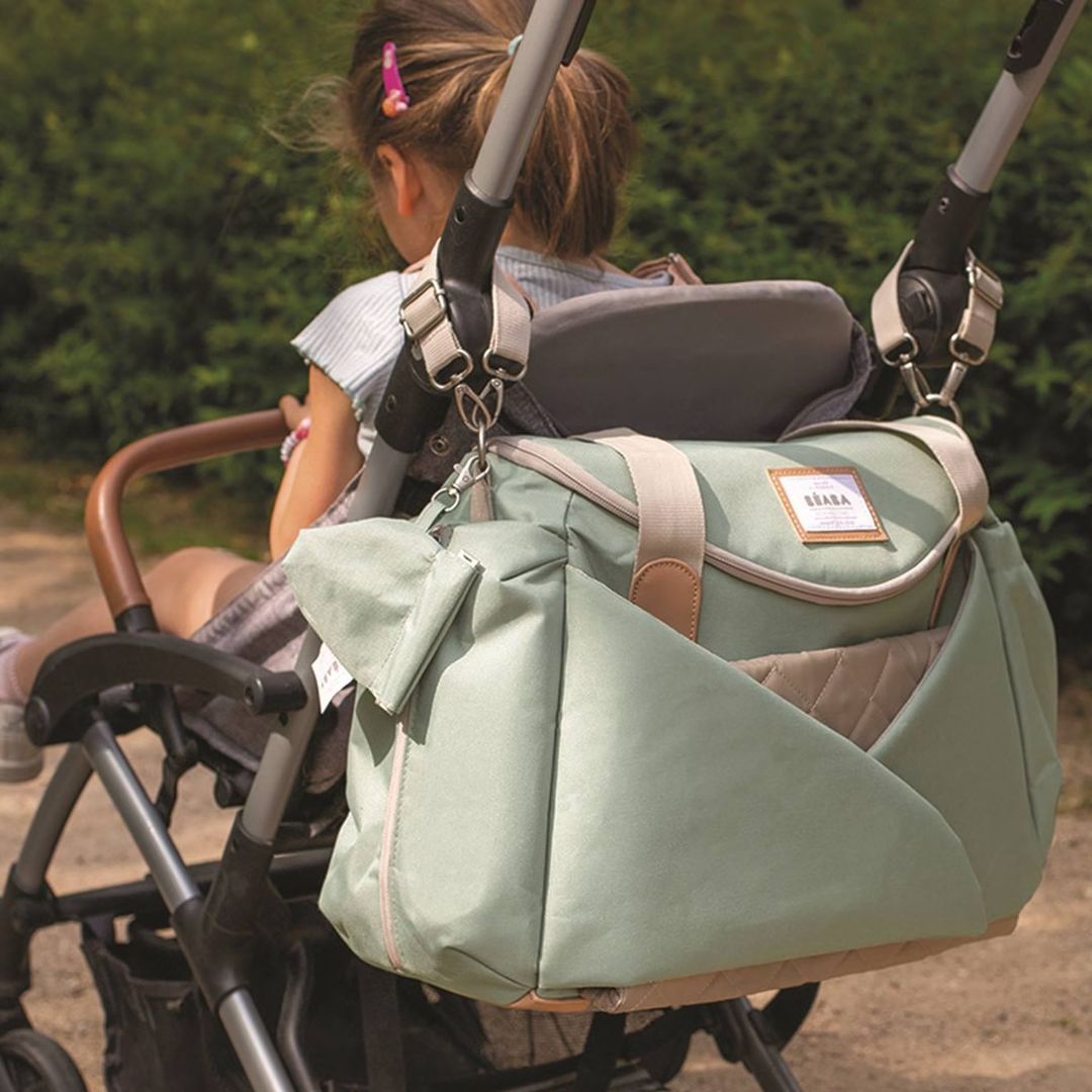 Los 7 mejores bolsos organizadores de bebés para enganchar en tu silla de paseo