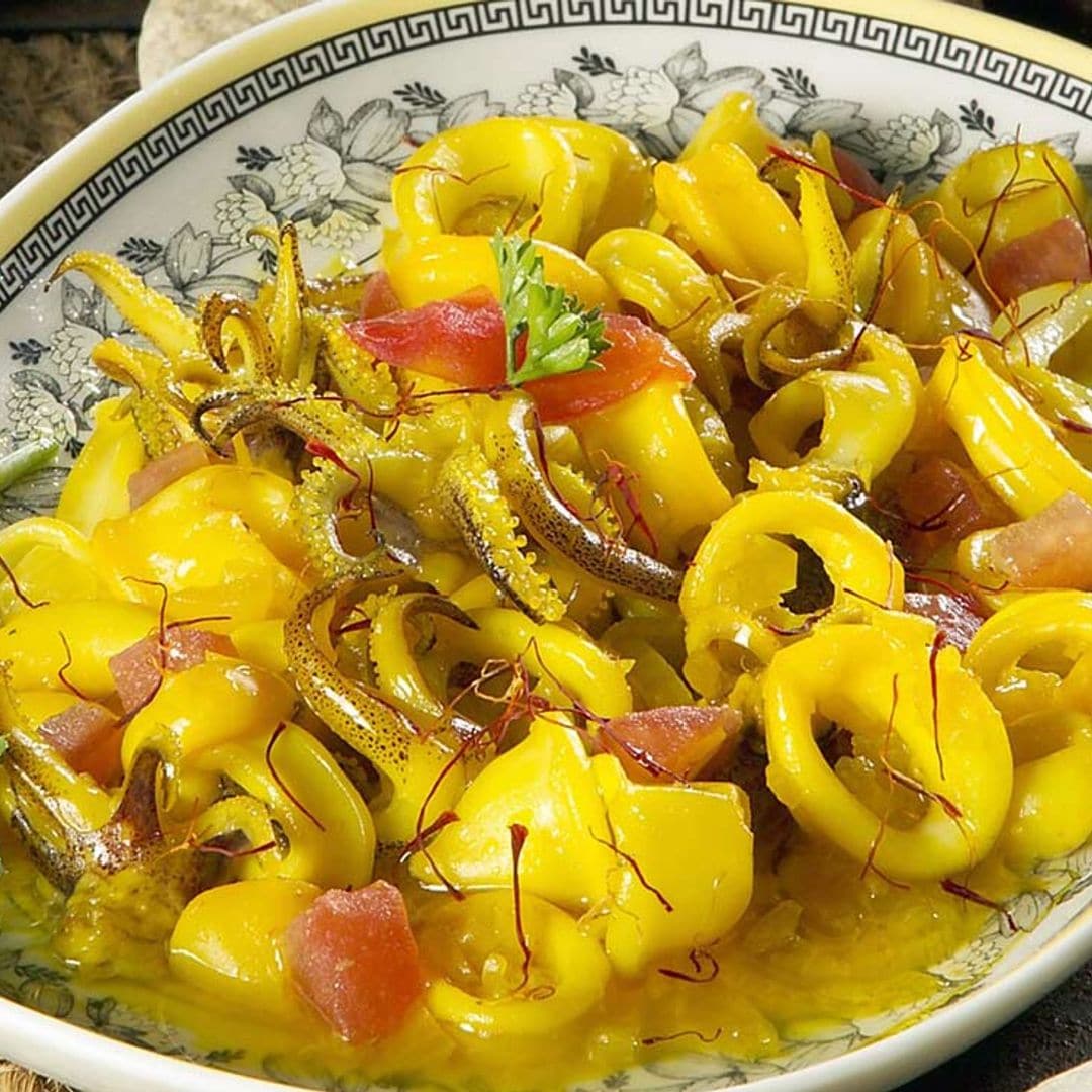 Chipirones guisados con azafrán